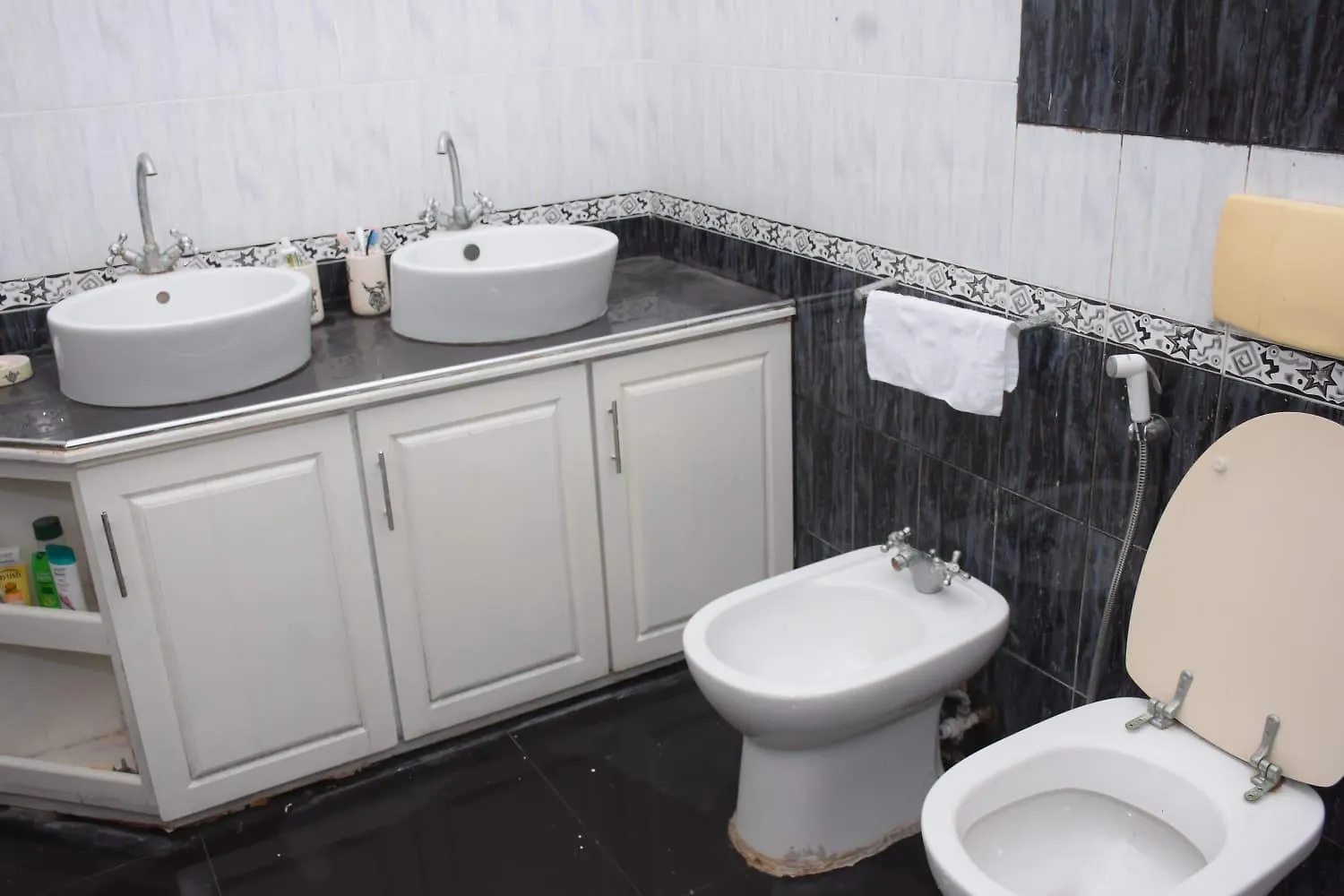 فندق مبيت وإفطار نيجومبو Goodlife Villa سريلانكا